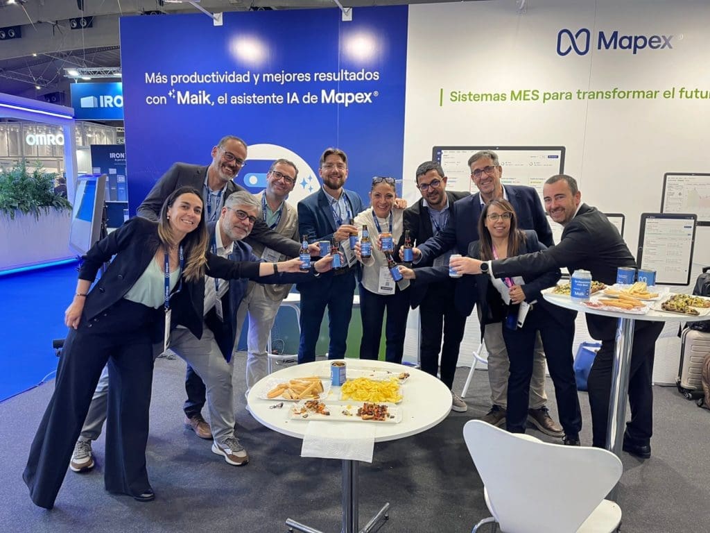 Equipo de Mapex en el evento de networking sobre transformación digital en Advanced Factories 2026